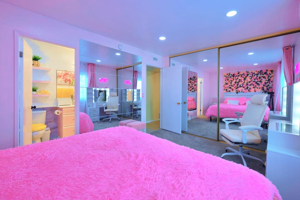 Deluxe Double Room | Laptop workspace, WiFi (free)