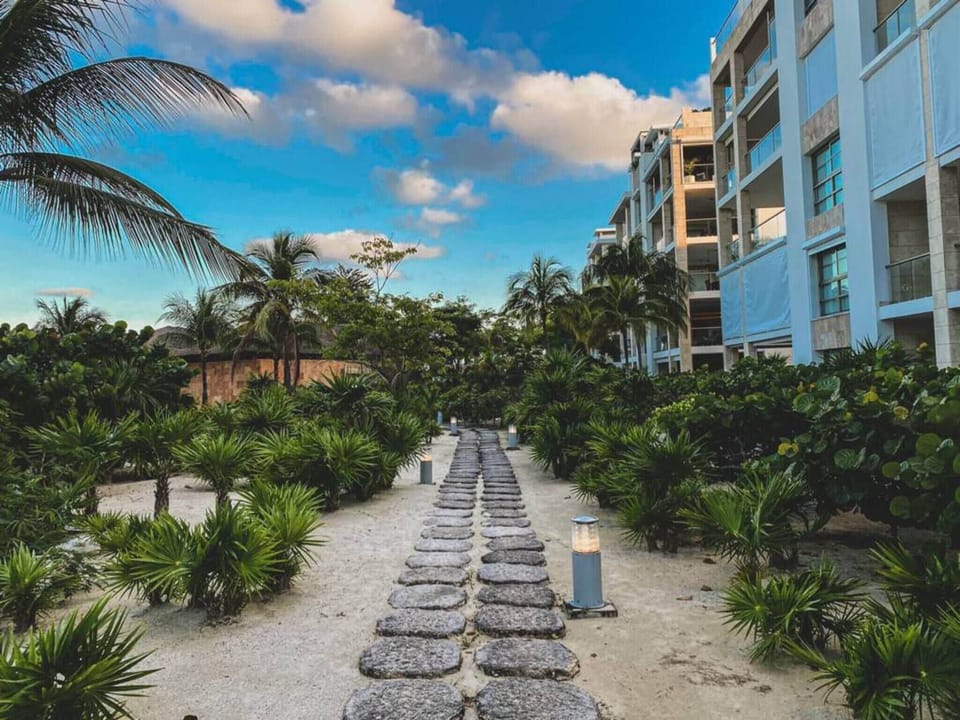 Apartment, 3 Bedrooms, Accessible, Balcony | Property grounds