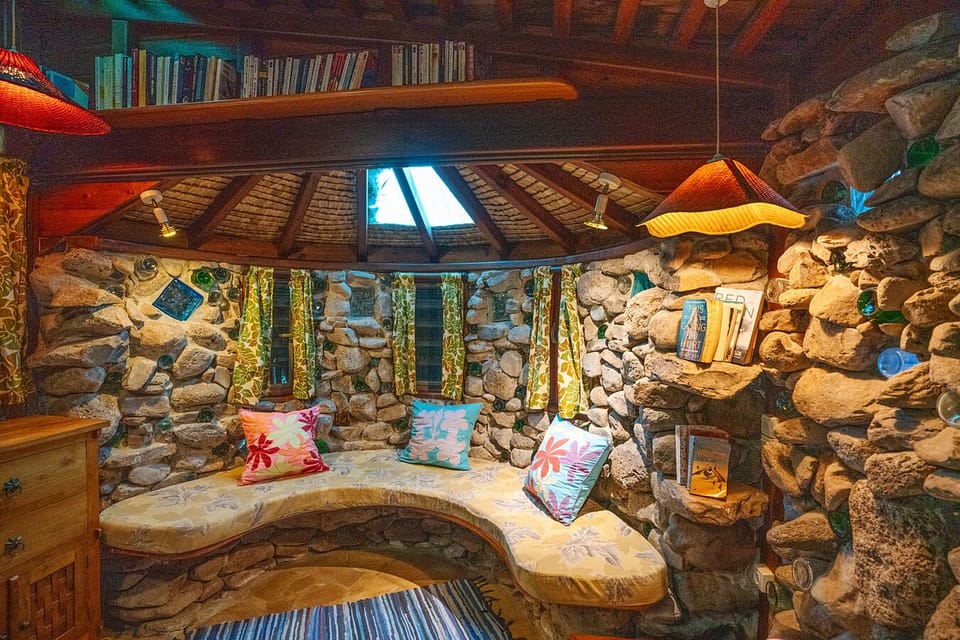 WiFi (free), bed sheets