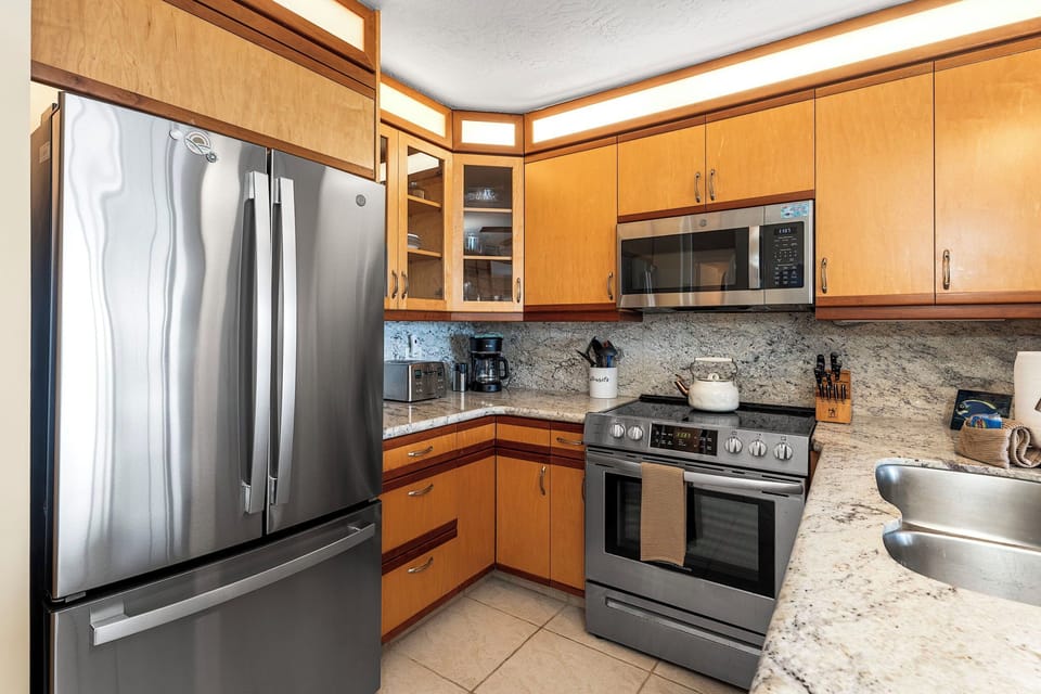 Fully Equipped Kitchen with Stainless Steel Appliances