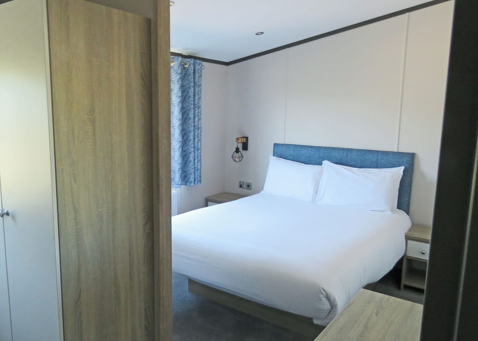 Bedroom, Bed, House