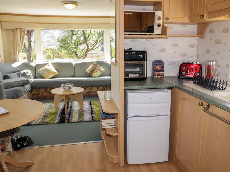 Cookware/dishes/utensils