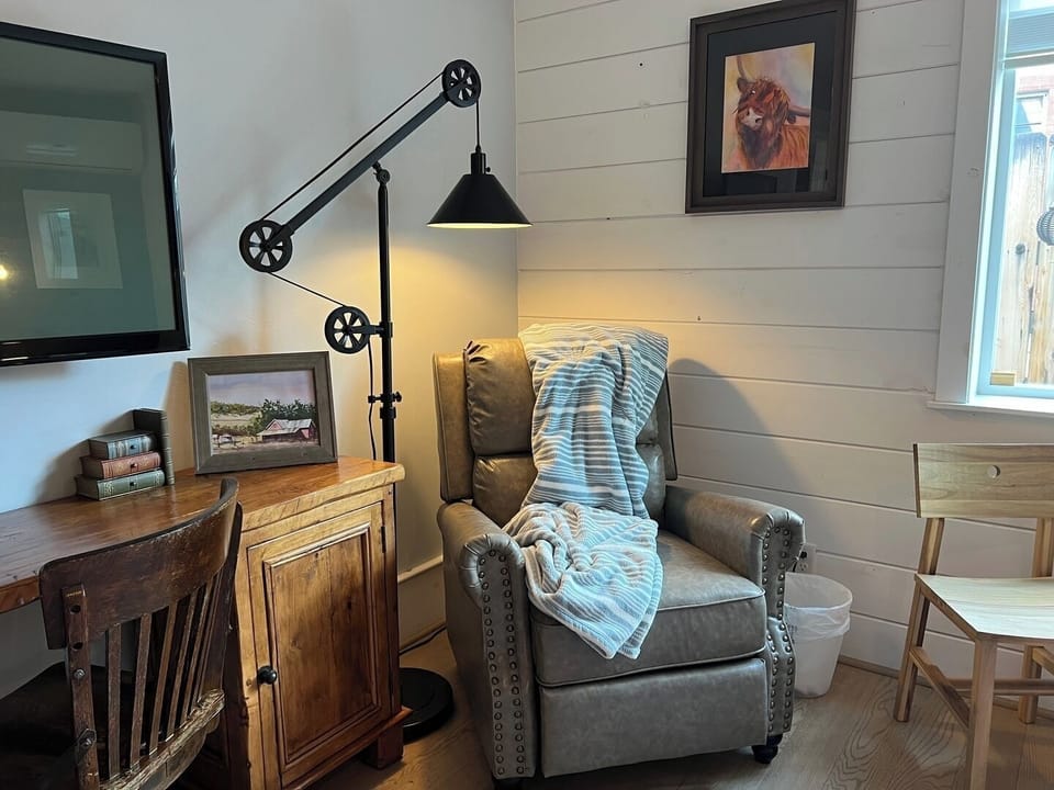 Bedroom-Chair Reclines