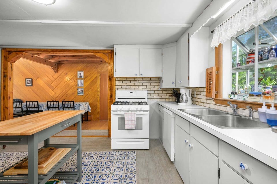 Fully equipped kitchen