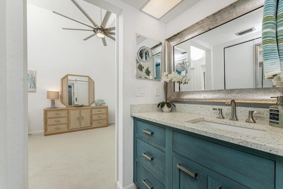 Tamarind 2bed/2ba Bayside Condo GCV1-026 (2806)