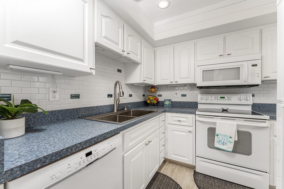 Tamarind 2bed/2ba Bayside Condo GCV1-026 (2796)