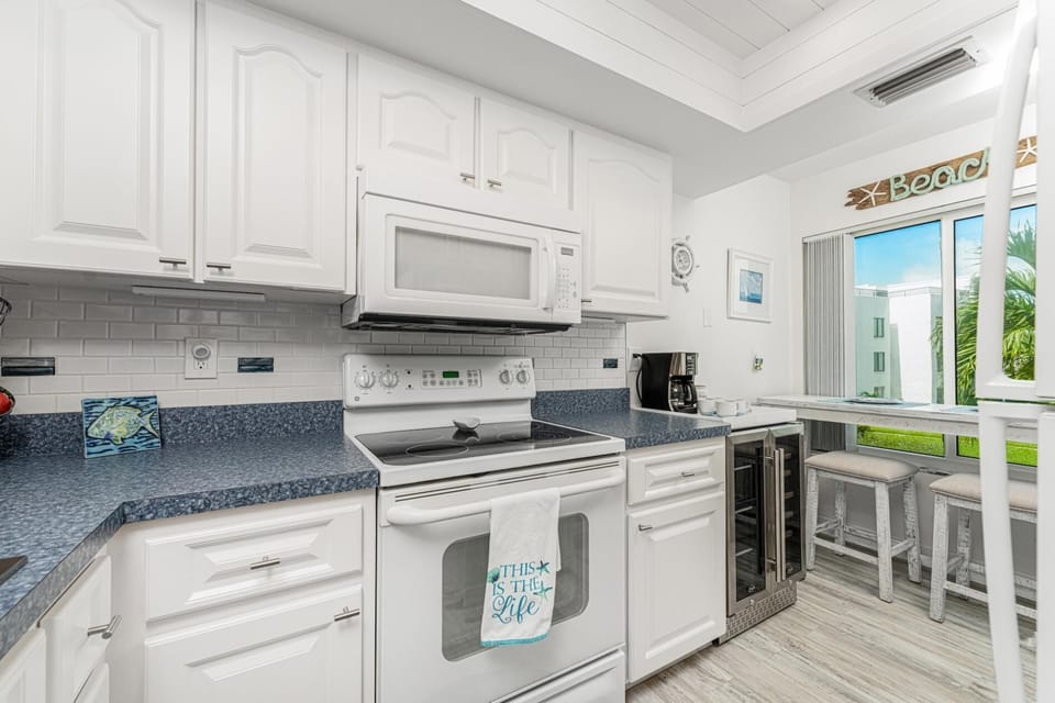 Tamarind 2bed/2ba Bayside Condo GCV1-026 (2797)