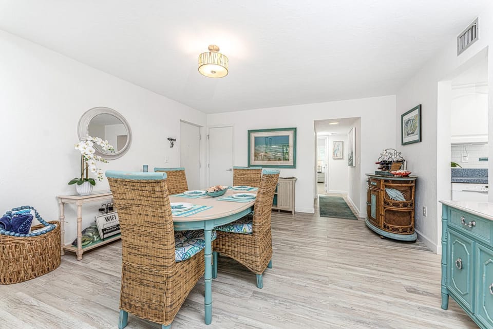 Tamarind 2bed/2ba Bayside Condo GCV1-026 (2790)