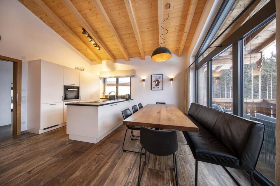 Chalet | Dining