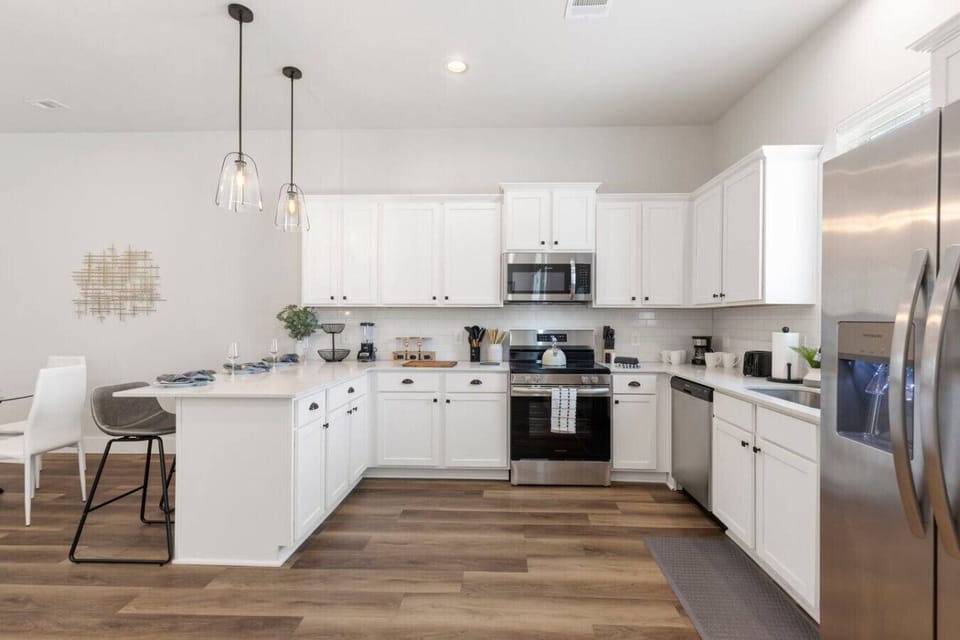 Start your day with breakfast at the bar or wind down with a home-cooked meal.
