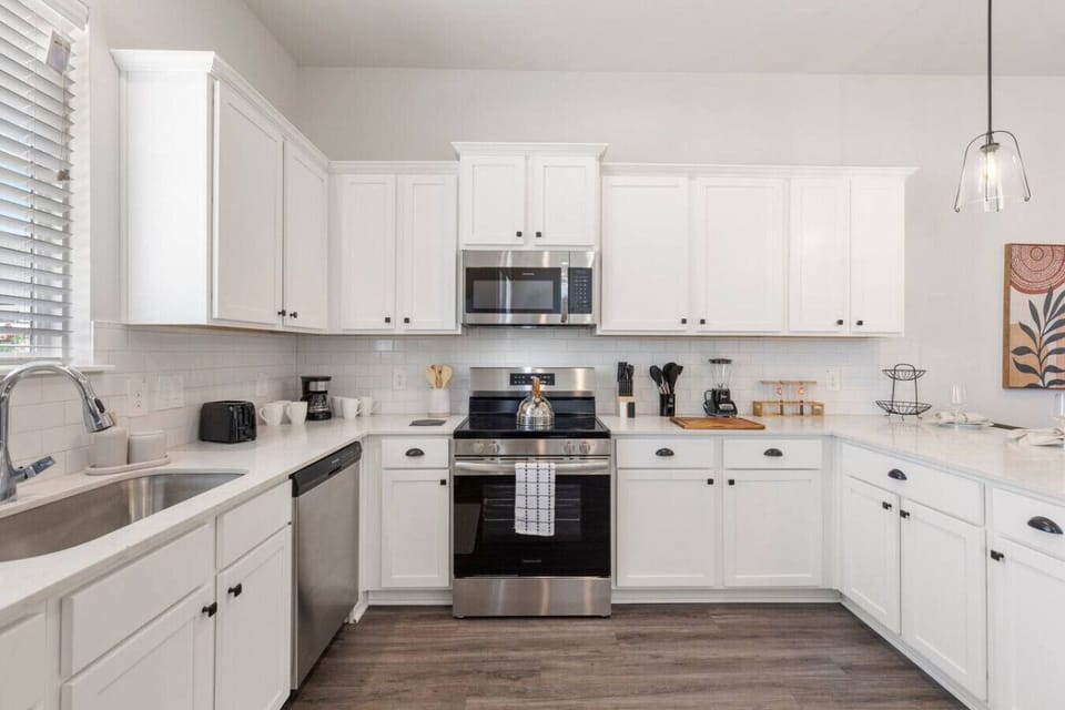 This fully equipped kitchen makes it easy to prep, cook, and entertain all in one spot.