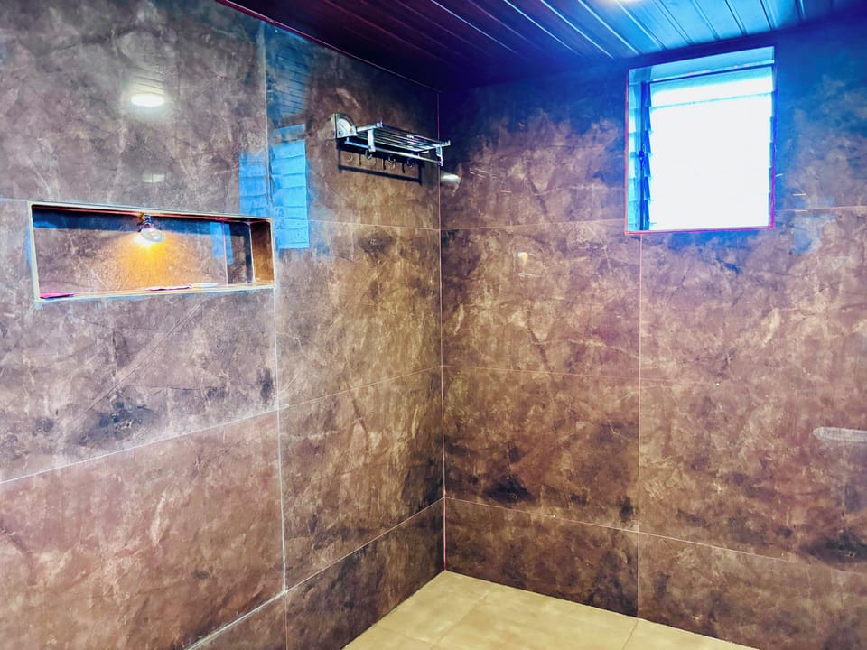 Shower, rainfall showerhead