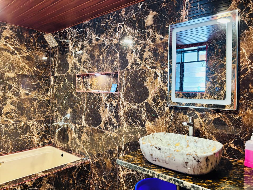 Shower, rainfall showerhead