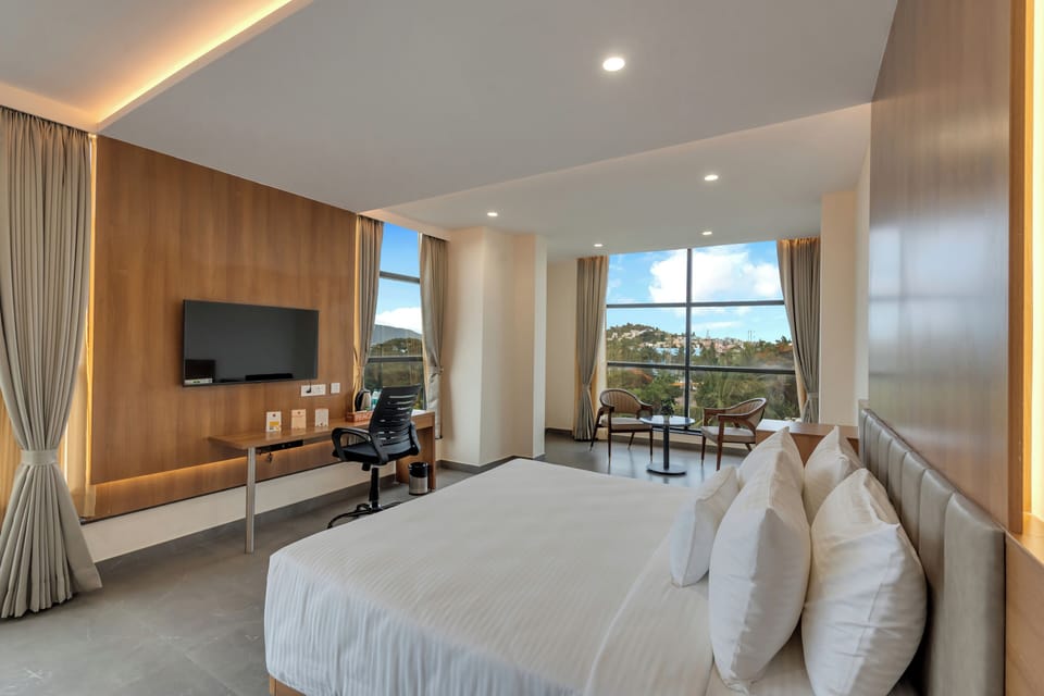 Premium Double Room | Desk, iron/ironing board, free WiFi