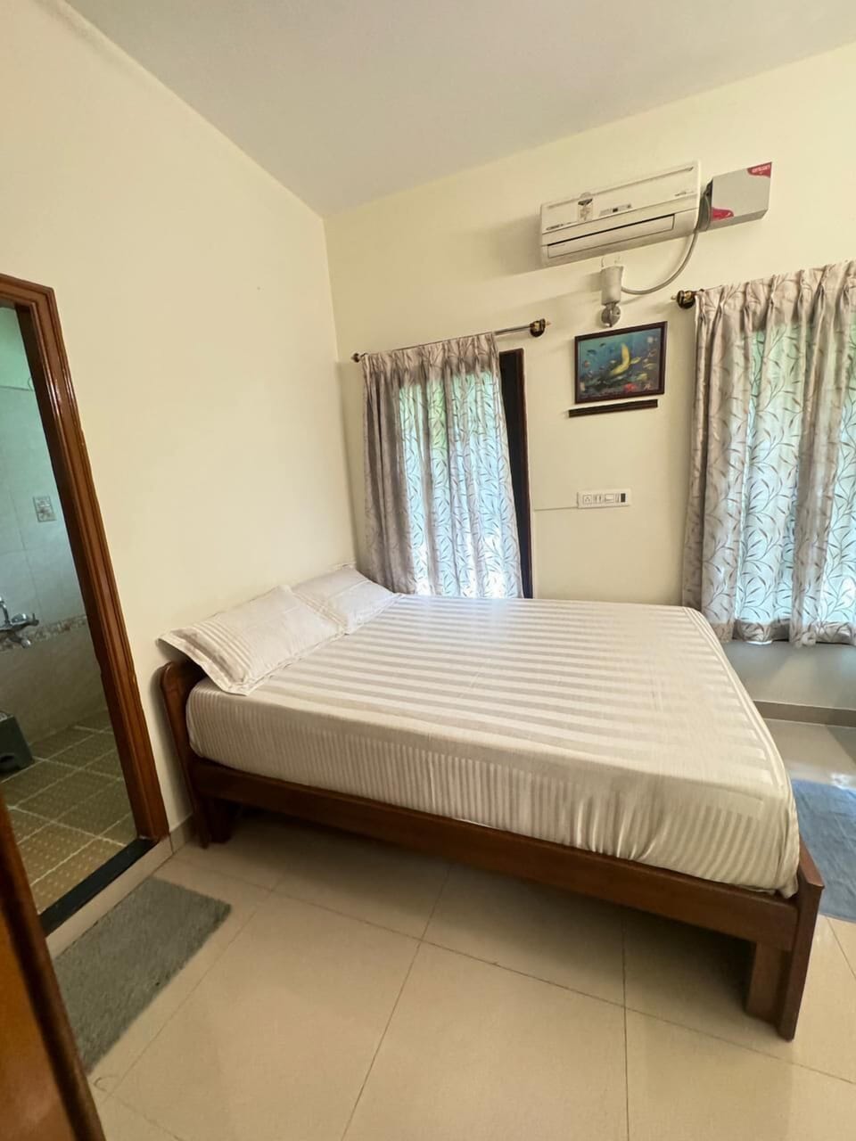 Classic Double Room | In-room dining