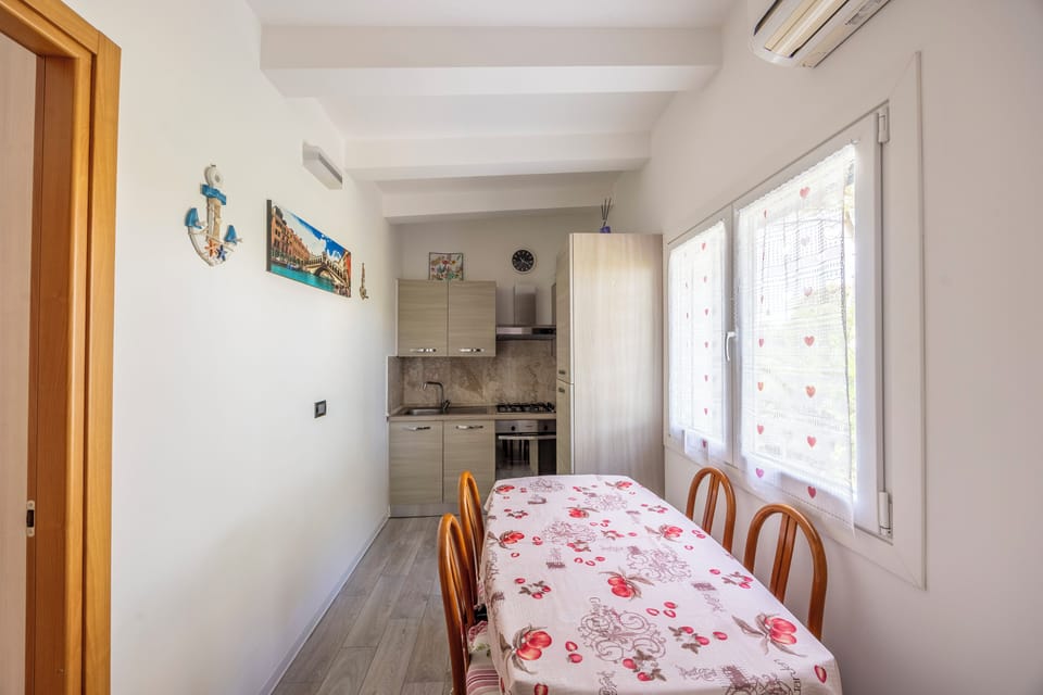 Deluxe Villa, Non Smoking, Garden View | Private kitchen | Microwave, oven, stovetop, toaster