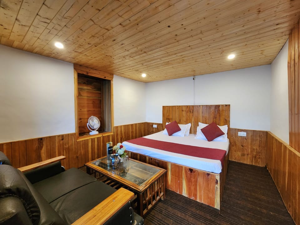 Classic Room, Balcony, Mountain View