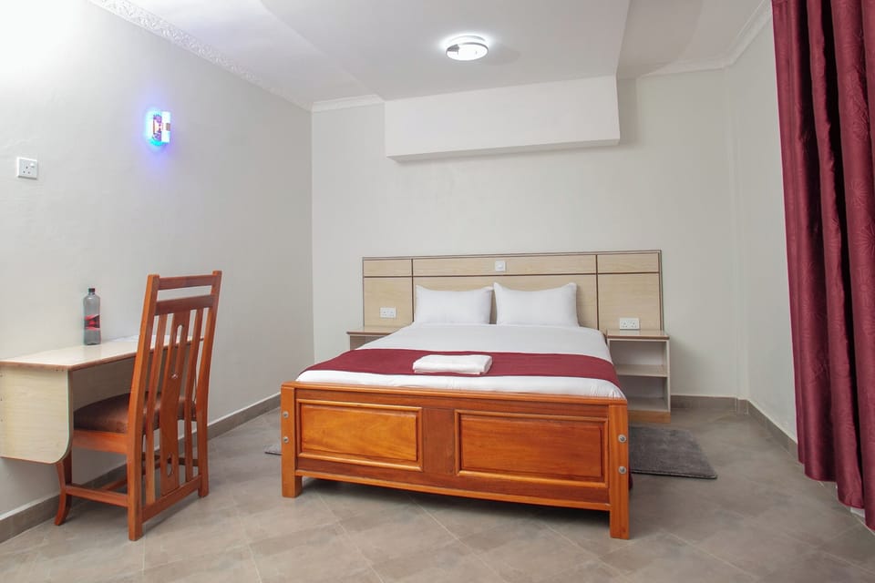 Standard Double Room | Desk, laptop workspace, free WiFi