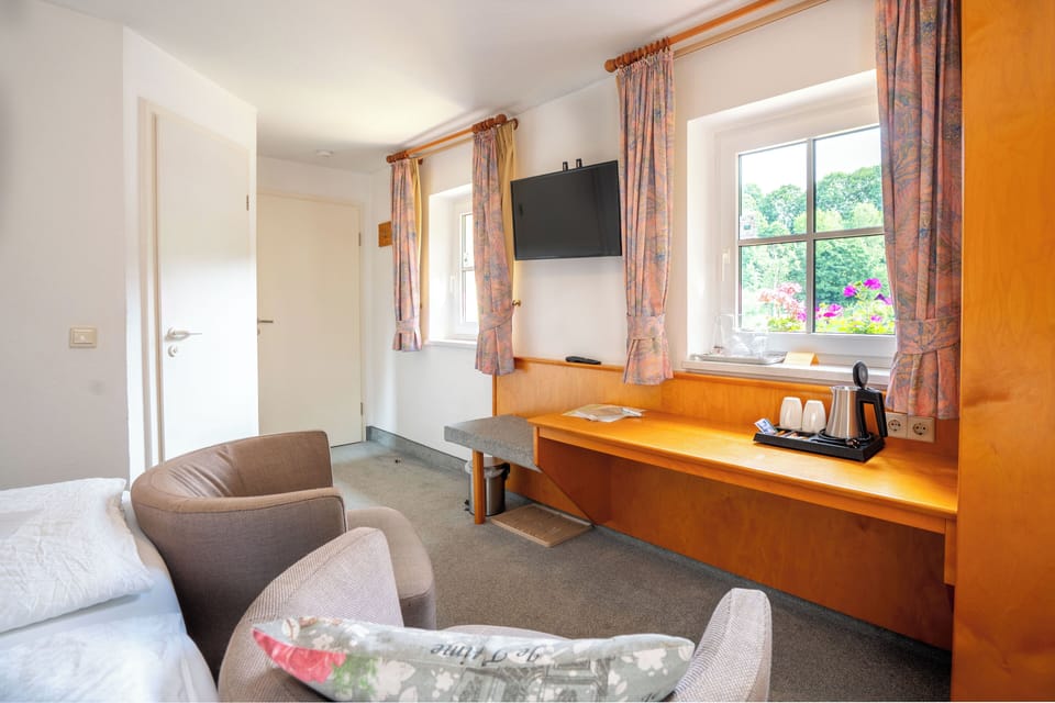 Standard Double Room, Courtyard View | Desk, laptop workspace, free WiFi