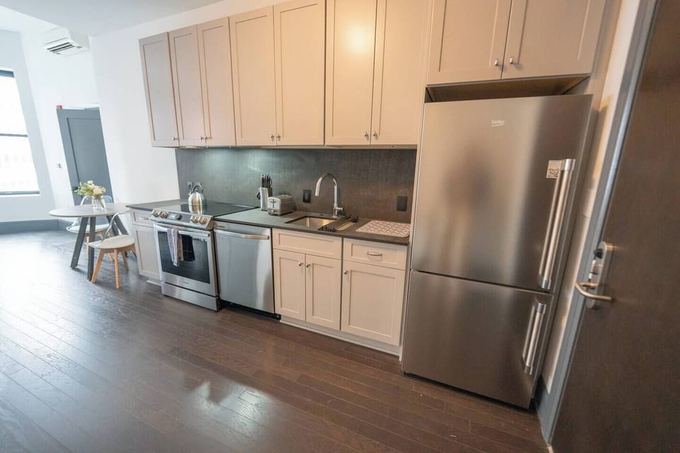 Fully equipped with modern appliances.
