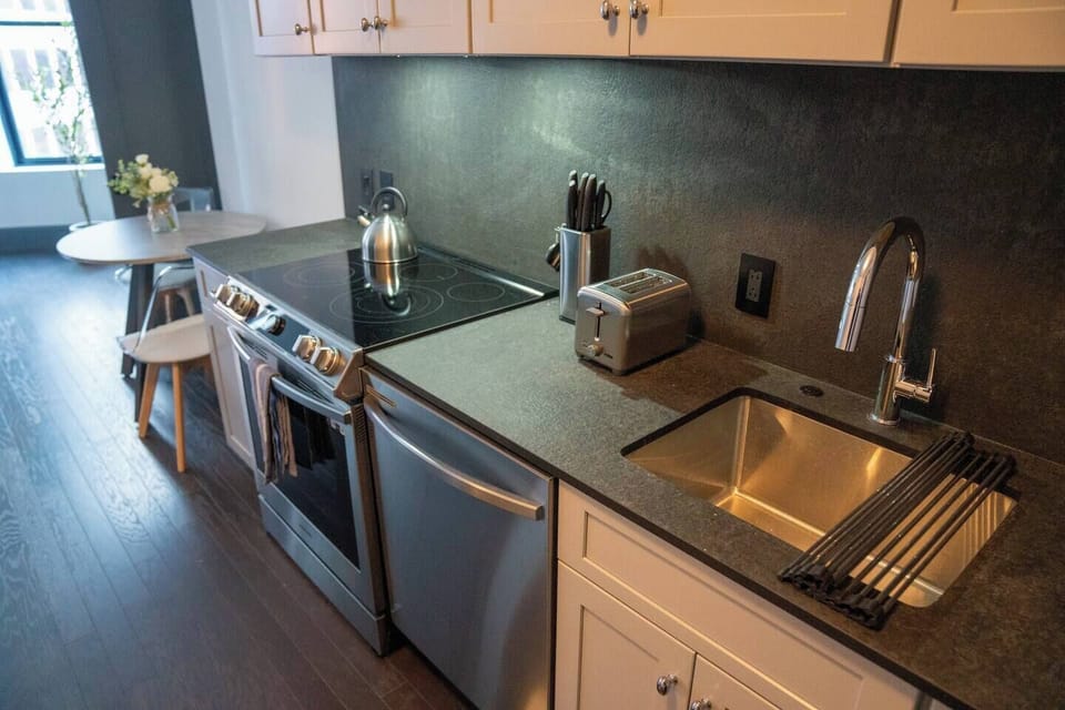 Fully equipped with modern appliances.
