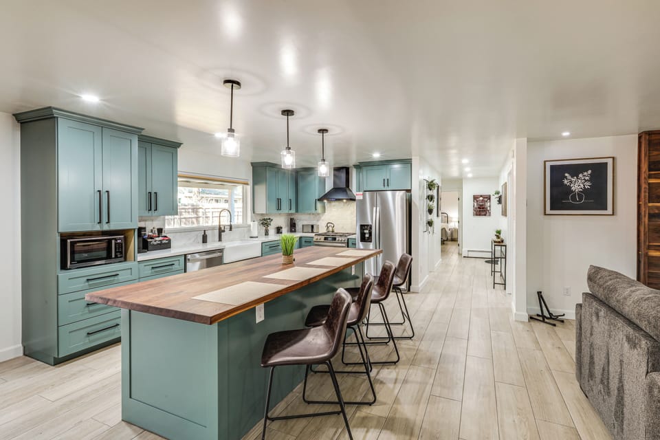 House (5 Bedrooms) | Interior