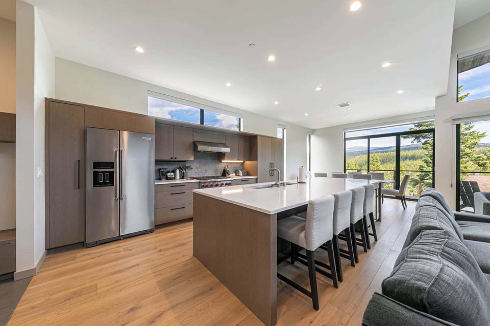 7470 Larkspur Ln Truckee CA-print-021-026-Interior-3360x2240-300dpi