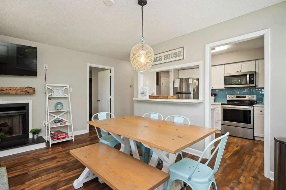 Dining Area - Southwest
