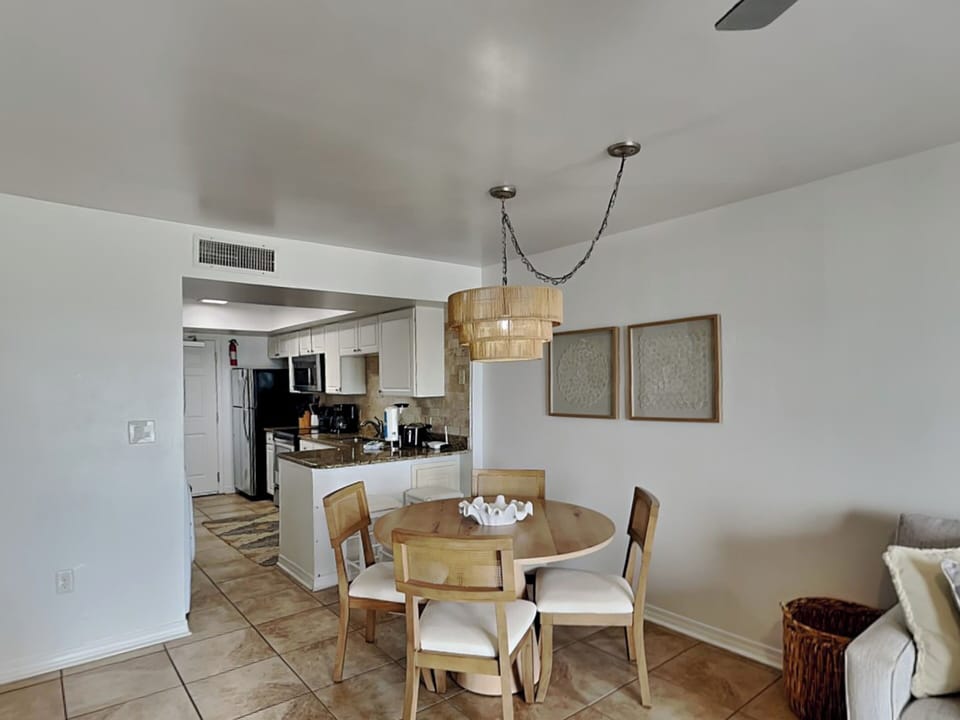 Dining Area - Table for Four
