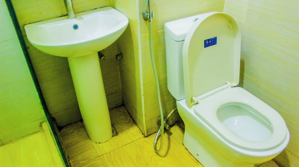 Superior Room | Bathroom | Hydromassage showerhead, designer toiletries, hair dryer, bathrobes