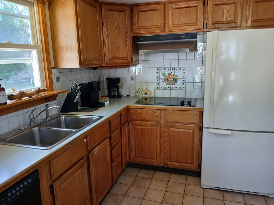 Kitchen - fully equipped - all pots, pans, plates, silverware, and appliances