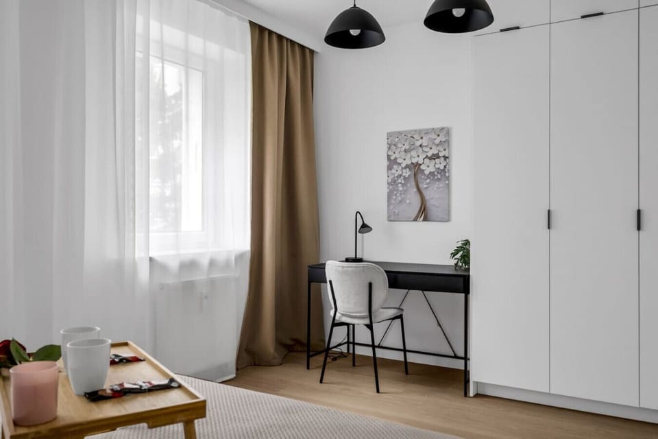 Third Bedroom with Queen Bed and Workspace | Book Now with RENTUJEMY.COM