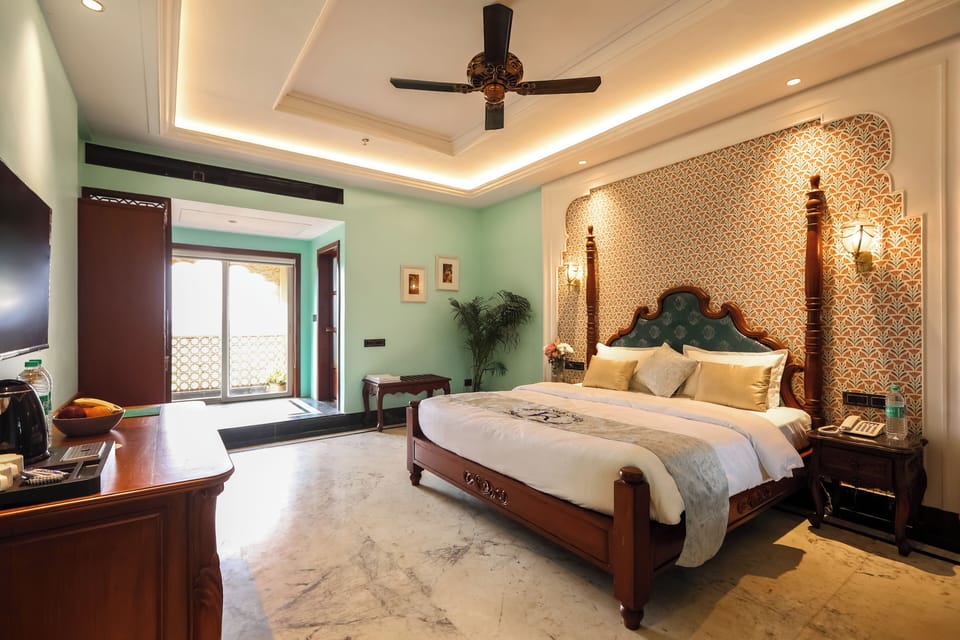 Superior Double Room, 1 King Bed, City View | In-room safe, WiFi (free)