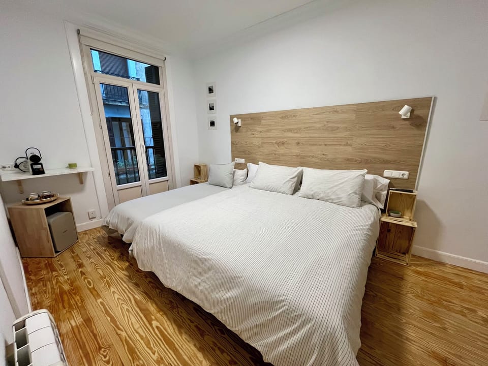 Comfort Studio Suite, Balcony, City View | Laptop workspace, free WiFi, bed sheets