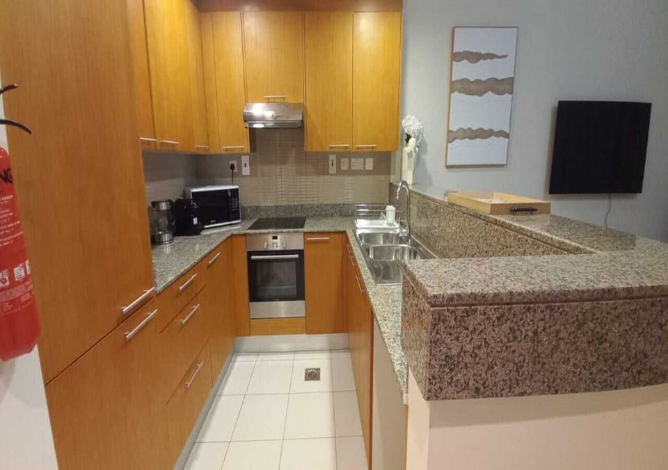 Comfort Apartment, Canal View | Shared kitchen
