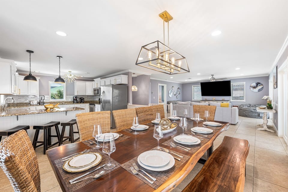 Second Floor | Gulf View Dining for 10