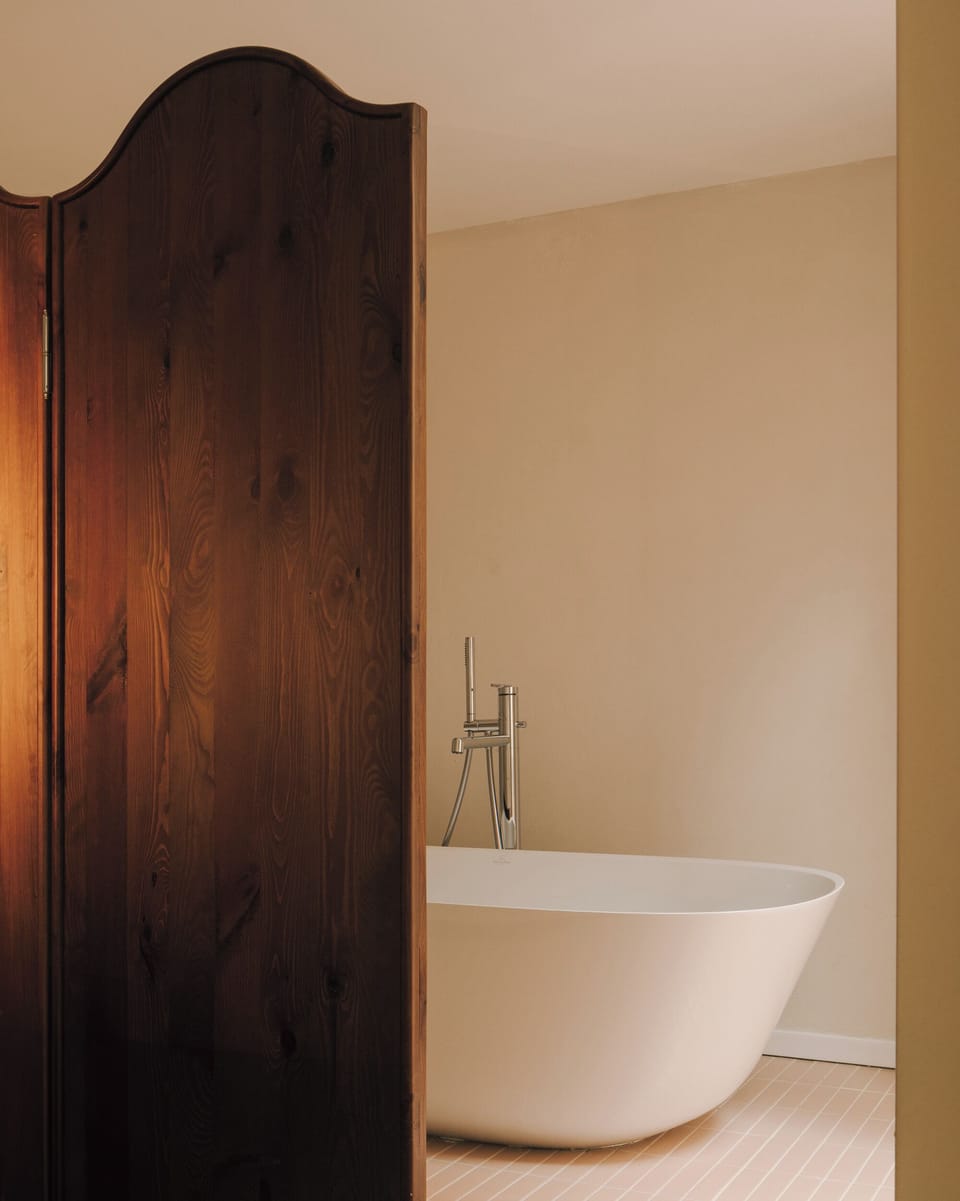 Superior Duplex | In-room safe, desk, laptop workspace, free WiFi