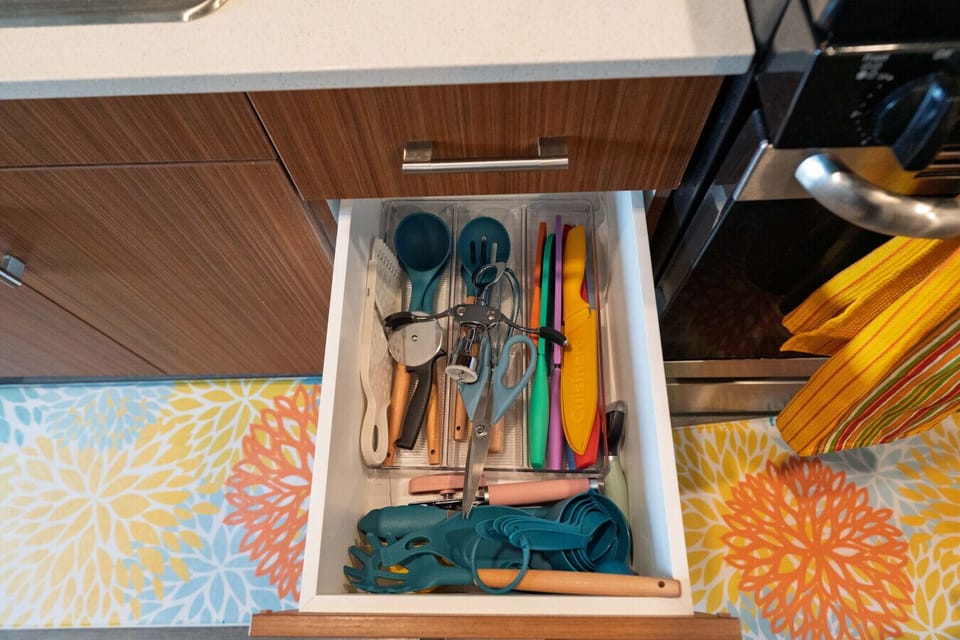Cooking essentials at your fingertips in every drawer 🥄