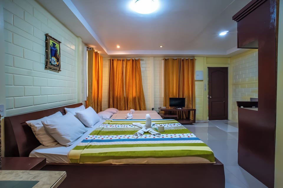 Family Single Room | Free WiFi