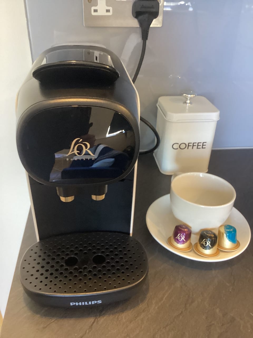 The L’OR BARISTA Sublime coffee machine promises to deliver barista-quality drinks at home. It has a compact design, and what sets it apart from similar machines is the double spout. This is great if you prefer a longer coffee, or if you want to make two espressos at once.