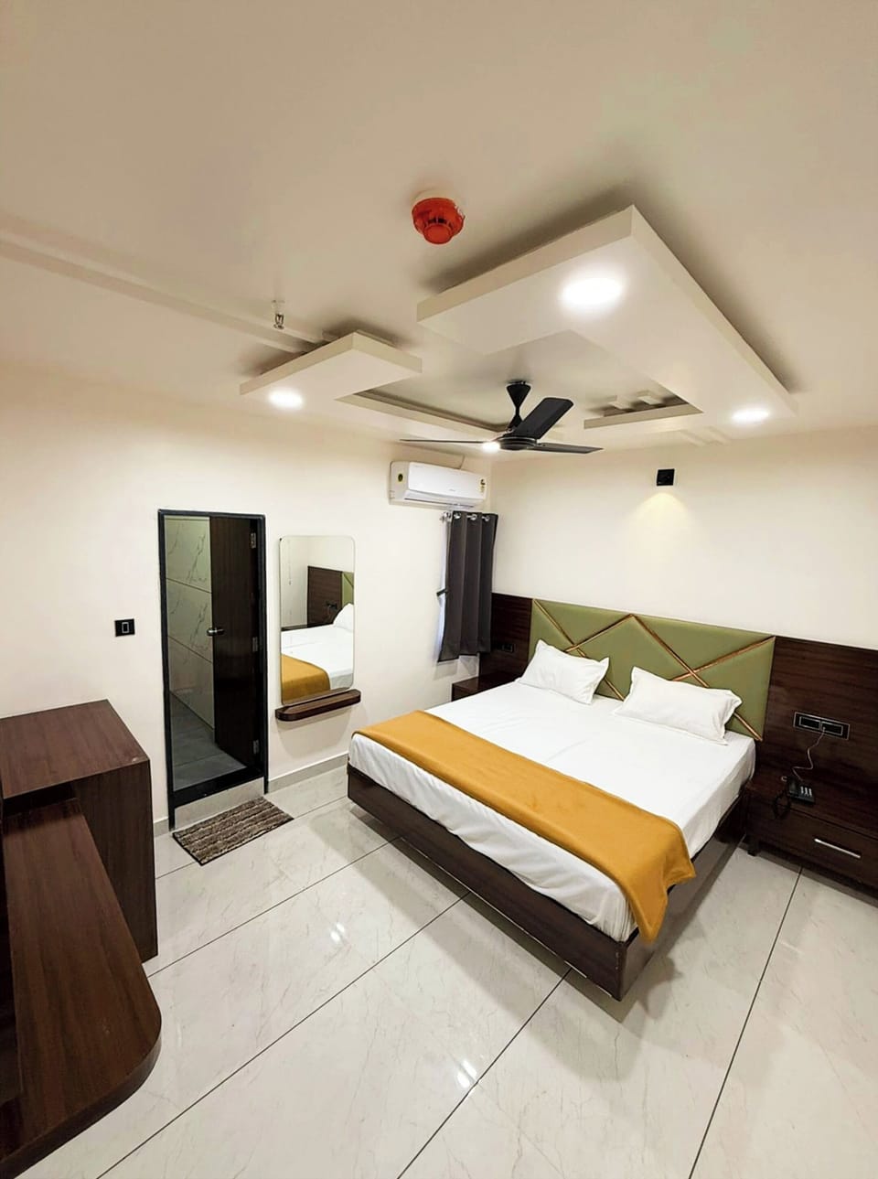 Deluxe Double Room | Soundproofing, free WiFi, bed sheets