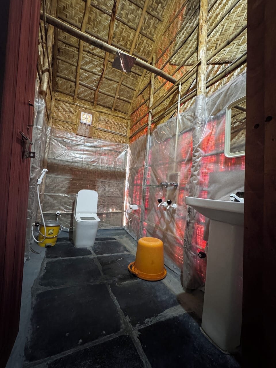 Deluxe Double Room, Courtyard View | Bathroom | Shower, bidet, towels, soap