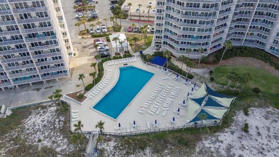 Pool closest to building E