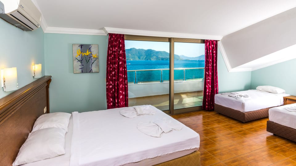 Minibar, in-room safe, free WiFi, bed sheets