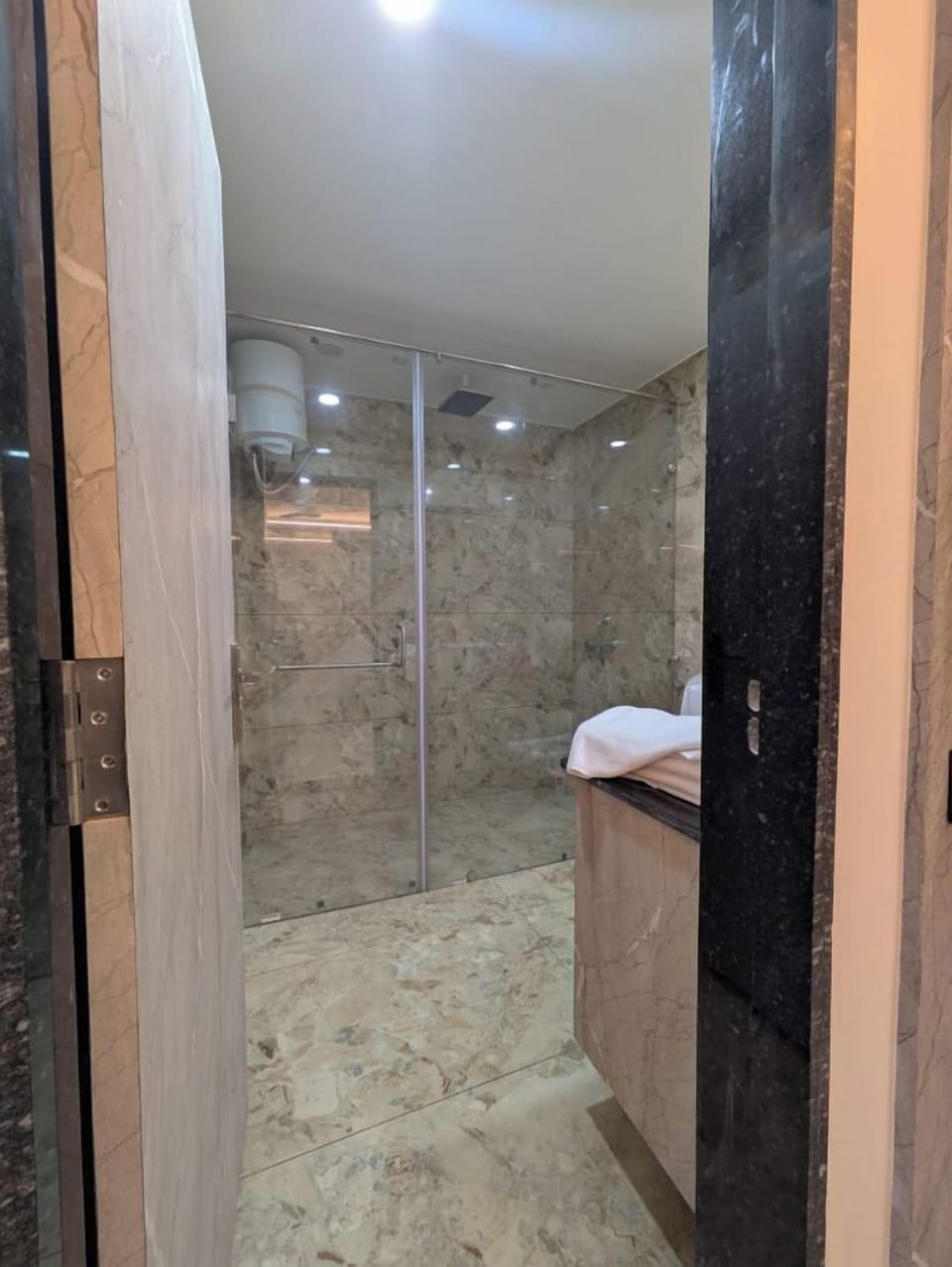 Family Room | Bathroom | Shower, free toiletries, towels, soap