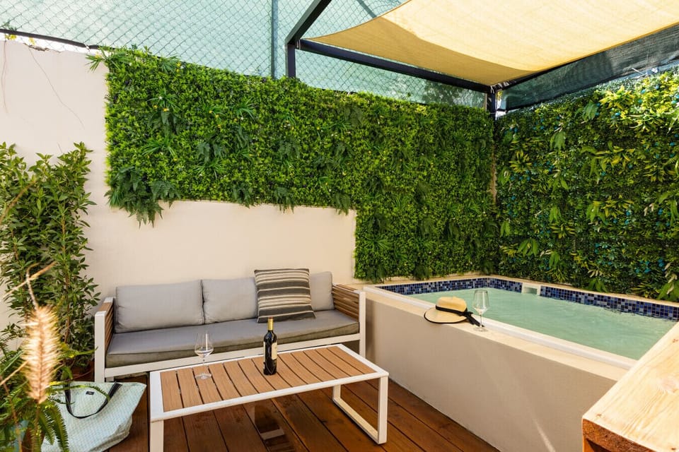 Enjoy your days in our pool! Shared with other guests in the property