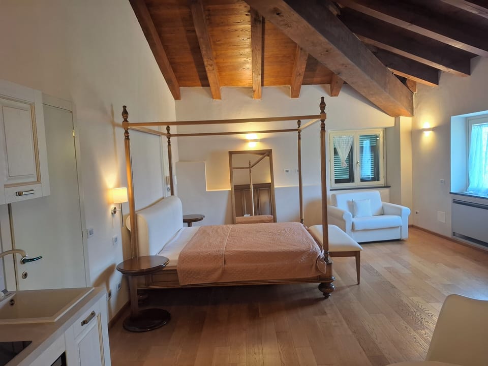 Deluxe Studio, Garden View | In-room safe, free WiFi