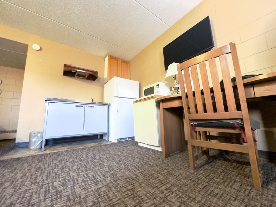 Double Room with Two Double Beds | Rollaway beds (surcharge), WiFi (free), bed sheets