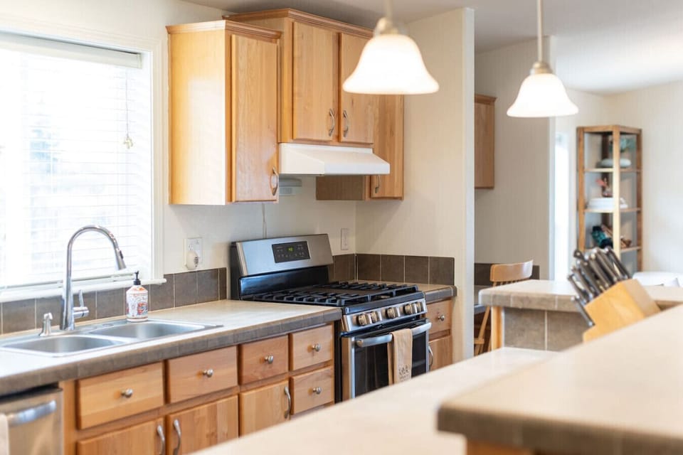 Fully equipped kitchen with everything you need