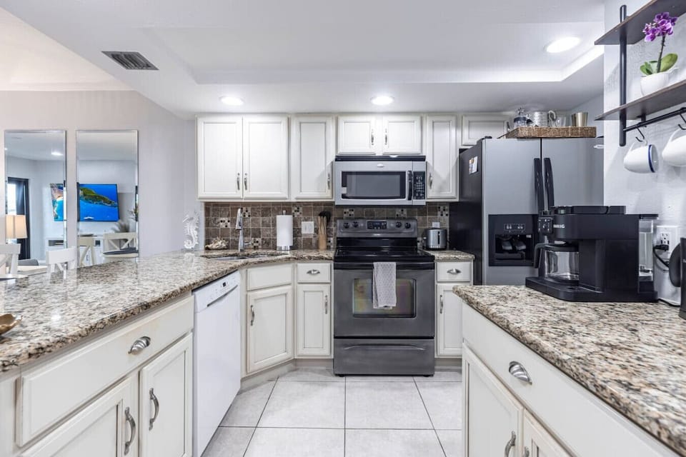 Long and spacious countertops perfect for meal prep.